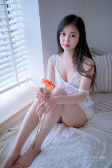 抖动美女胸部